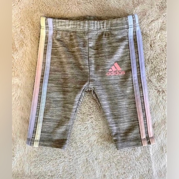 âSOLDâ ADIDAS BABY GIRL CAPRI LEGGINGS & TEE SHIRT OUTFIT OMBRĂ RAINBOW 3M - Picture 5 of 5